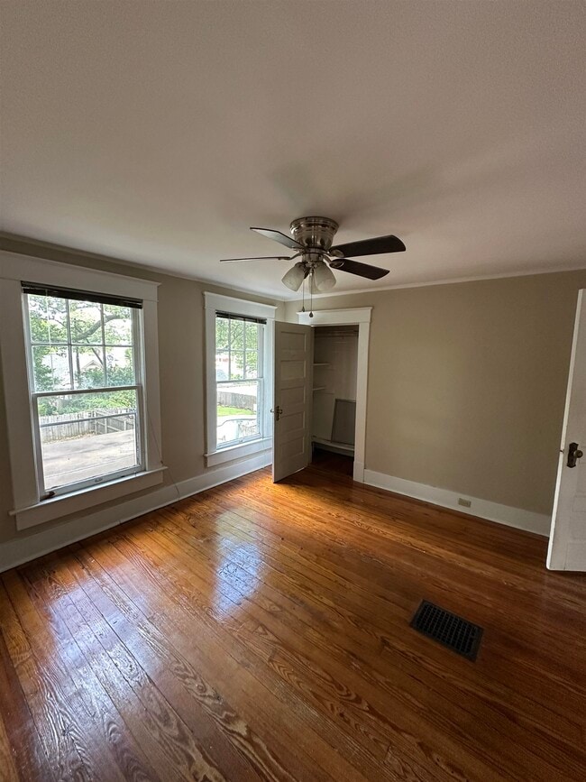 Photo - 1884 Vinton Ave