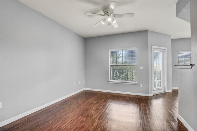 Photo - 2320 Gracy Farms Ln Condo Unit 1024