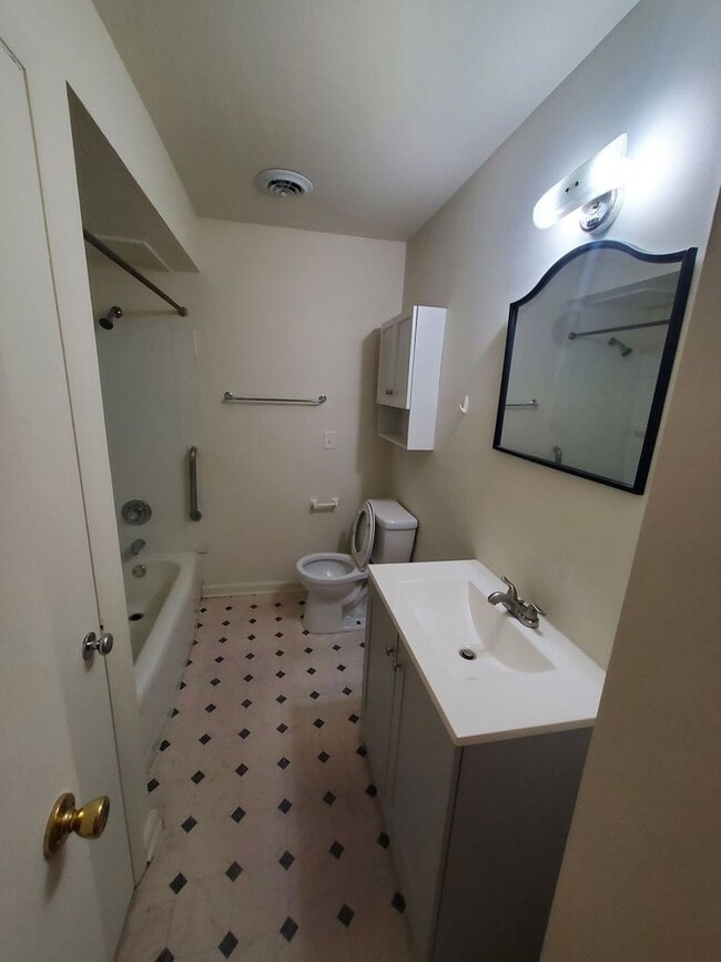 Photo - 4454 S 14th St Unidad 4