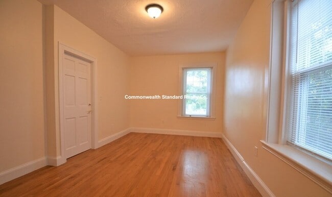 Photo - 191 Winthrop Rd Unit 5