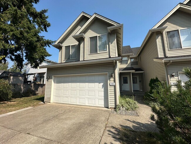 Barkley area townhouse at end of a non thr... - Barkley area townhouse at end of a non thr... Unit # 1813