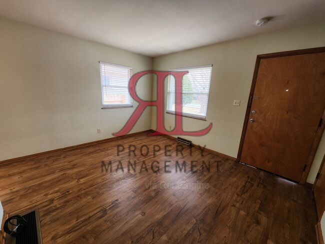 Photo - 3023 Darfield Pl