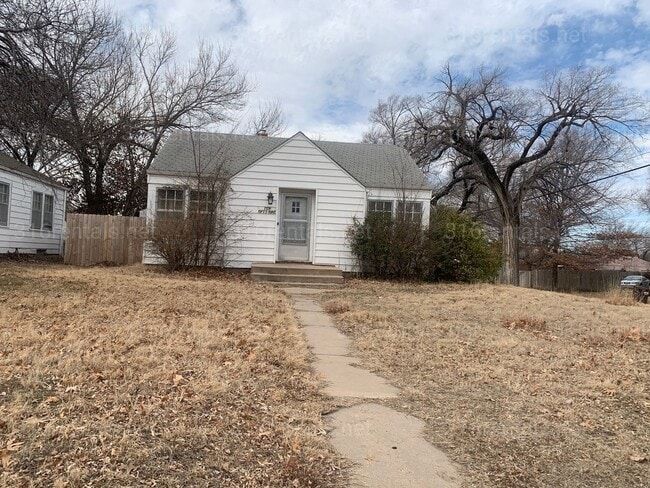 Photo - $900 - 2 bedroom / 1 bathroom - Single Family Home *COMING SOON*