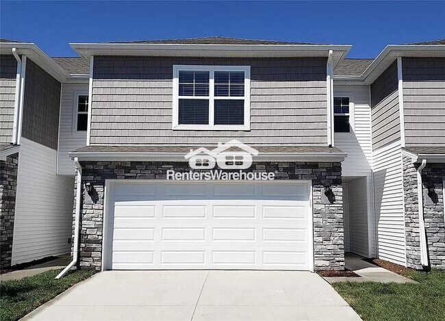 Building Photo - 2124 Bugge Dr