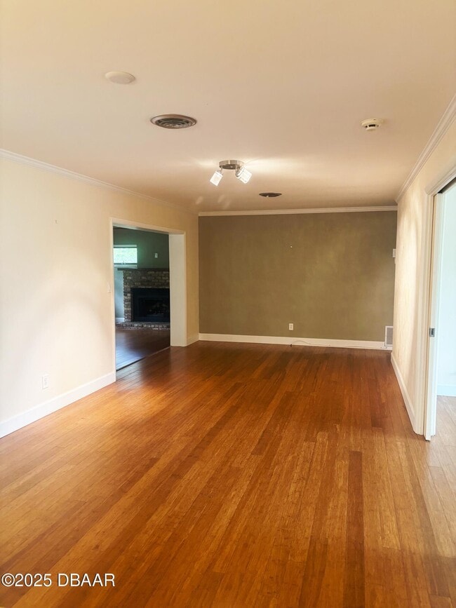 Photo - 19 Capri Cir