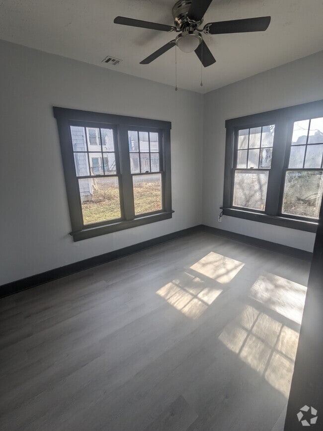 Building Photo - 213 W 10th Ave Rental