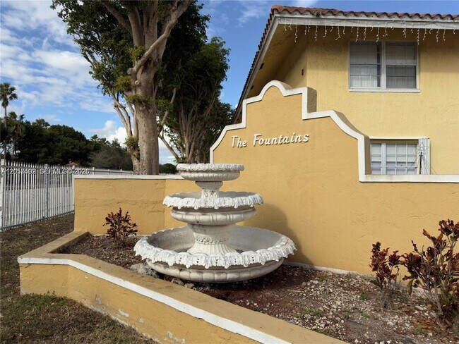Building Photo - 15635 SW 74th Cir Dr Unit 5