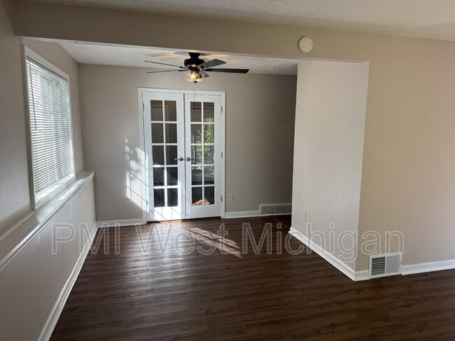 Photo - 5856 Shaw St Unit #2