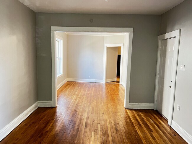 Photo - 739 N Ridgeway Ave