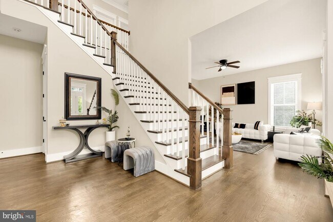 Photo - 10602 Oak Pl