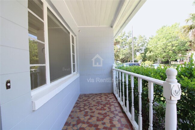 1639 Oakmont Ln
