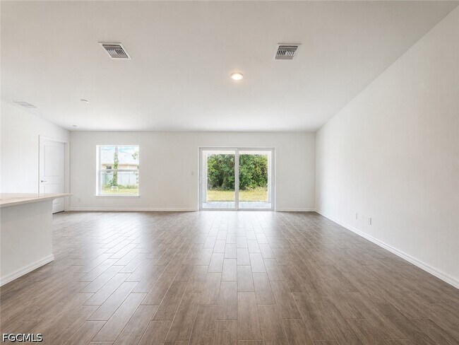 Photo - 2925 NE 6th Ave