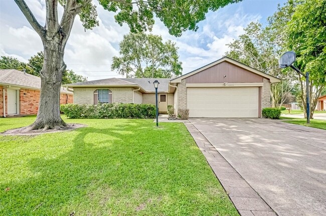 Building Photo - 16355 Sierra Grande Dr Rental