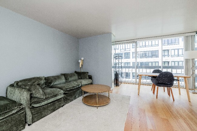 Photo - 1998 Broadway Unidad 1402