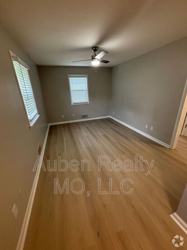 Building Photo - 3143 Puckett Rd Unit 738 Rental