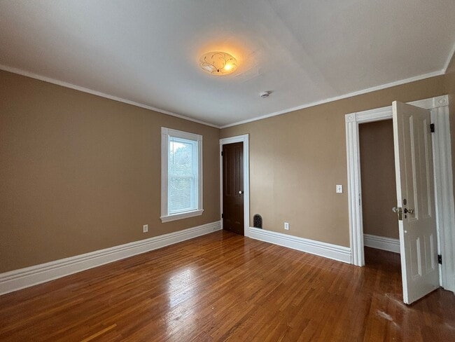 27 Vick Park B Unit UPPER