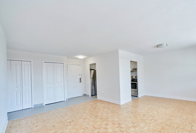 Photo - NEWLY RENOVATED 1 Bedroom Apt - MISSISSAUGA Unit 1 BD