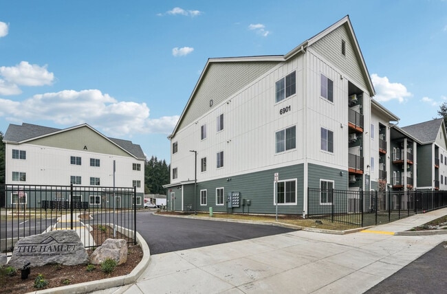 The Hamlet at Curtin Creek – Spacious Mode... - The Hamlet at Curtin Creek – Spacious Mode... Apartments