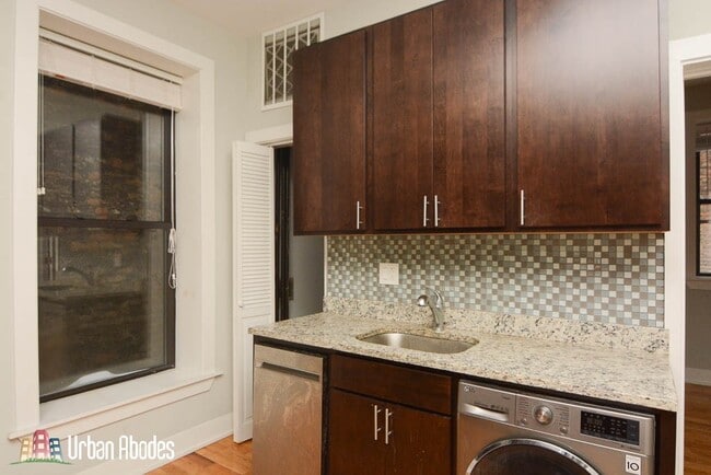 Photo - 622 W Oakdale Ave Unit A09C