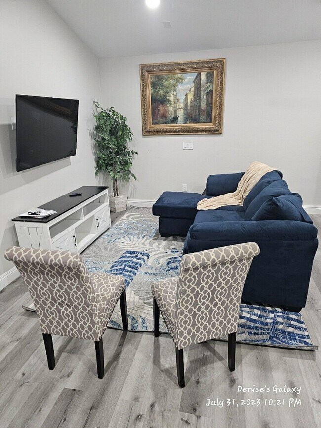 Photo - 9030 Avocado St