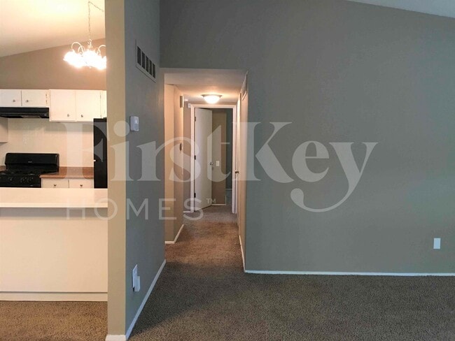 Photo - 2560 Pheasant Dr