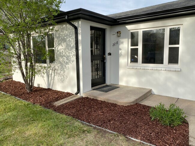 Front Entry - 2218 Perry St Townhome