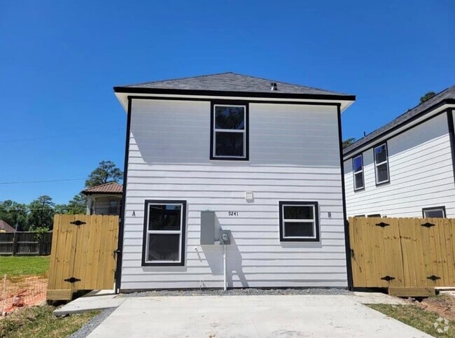 Building Photo - 9241 Seeker St Unit B Rental