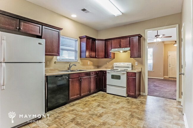 Photo - 1120 Washington Dr