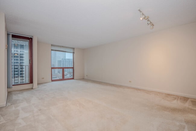 Photo - 200 N Dearborn St Unit 2105