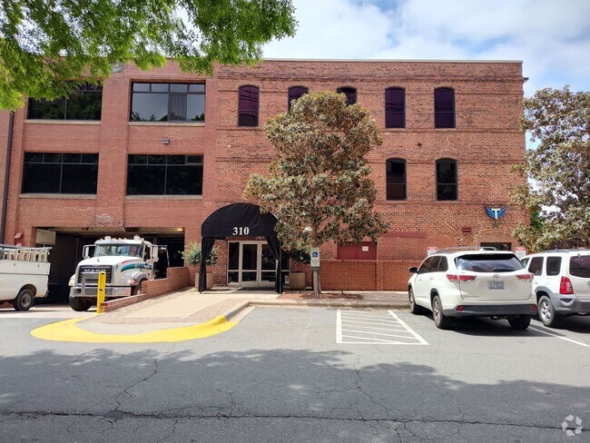 Building Photo - Luxury studio located in Factory South! Unit 333 Rental