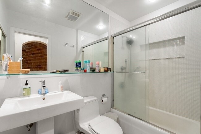 Photo - 19 Milford St Unit 1