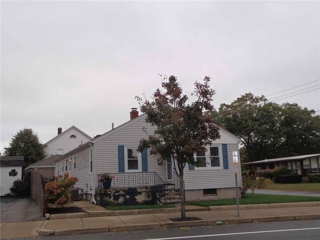 Building Photo - 315 Smithfield Ave