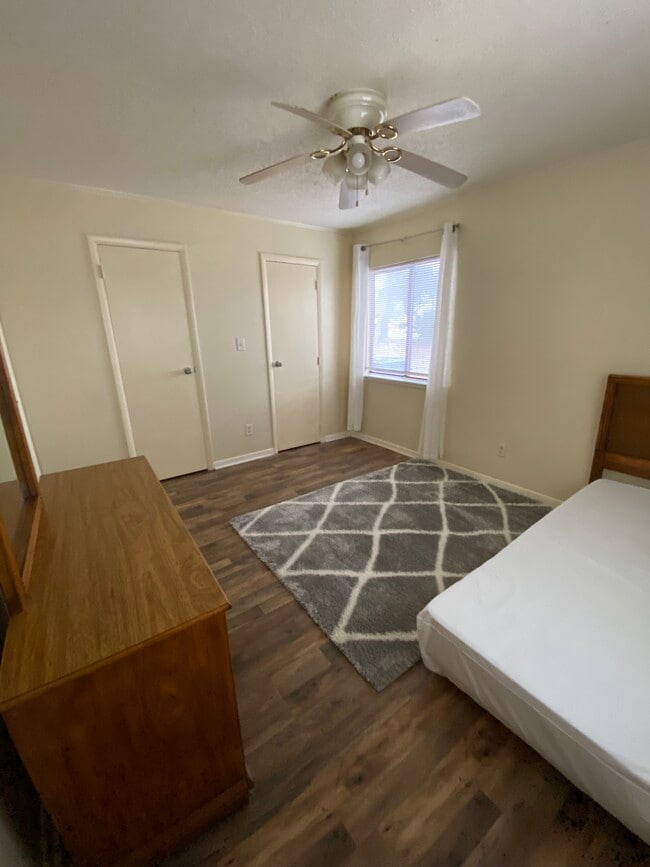 Photo - 950 Forestbrook Rd Unit A2