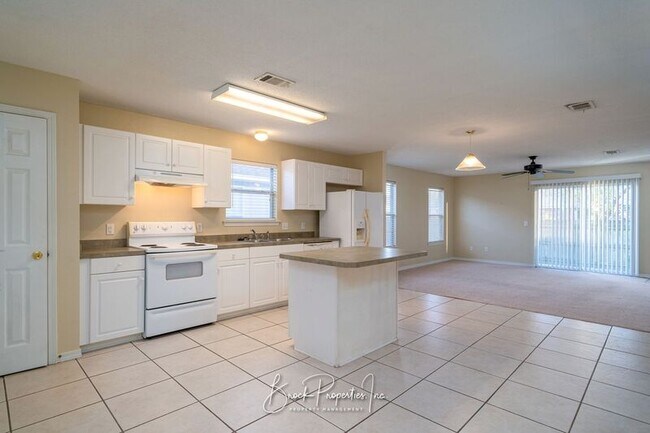 Photo - 2005 Marquesas Ln