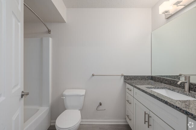 3BD, 2BA - 1,350SF - Bathroom