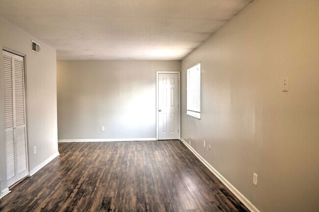 Photo - 1292 Courtland Ave Unidad B