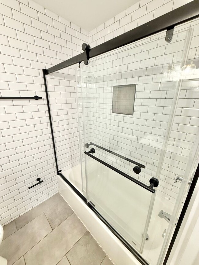 Photo - Meridian Apartments