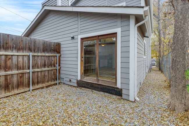 Photo - Pet Friendly 2 Bedroom Townhome located close to downtown Colorado Springs