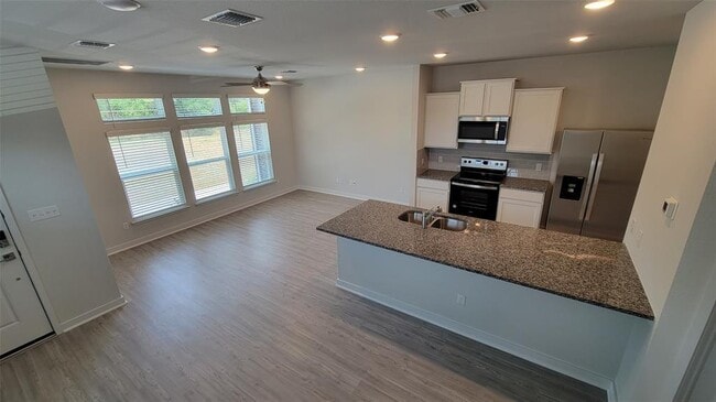 Photo - 605 W South St