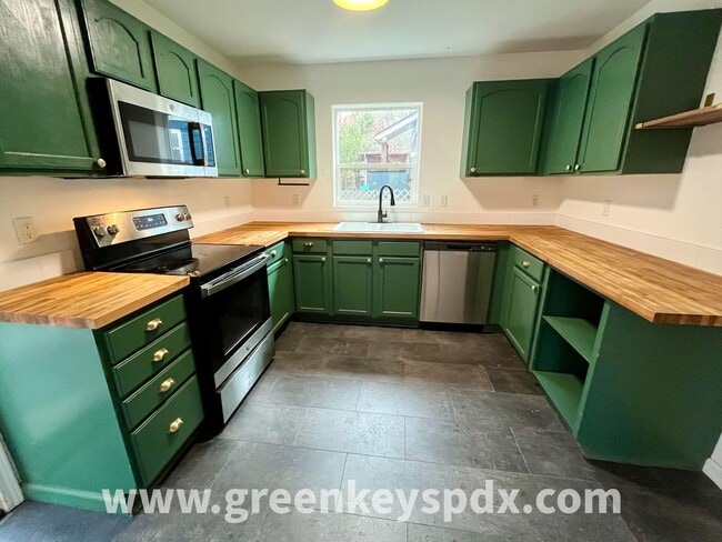 Photo - 3-Bedroom, 1.5-Bathroom House near Kenton ...