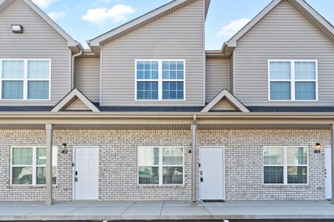 Building Photo - Modern Comforts in Clarksville – Stylish 2... Rental