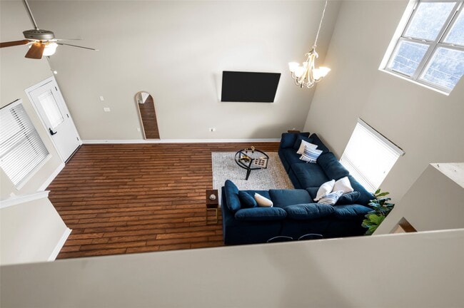 Photo - 3501 Chenevert St Unidad 22
