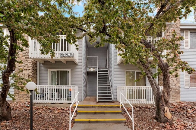 Building Photo - Aurora - 2 Bedroom 2 Bath Condo - Garage, ... Unit 203