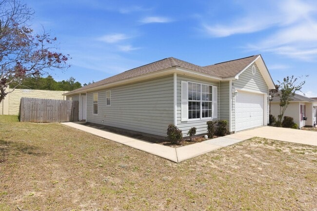 Photo - 3 Bedroom in Crestview!!