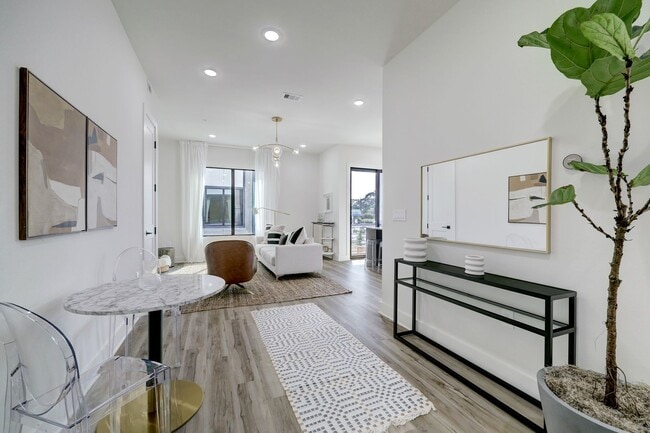 Photo - University Oaks – Modern Luxury Living in the Heart of Houston