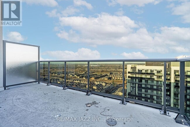 Photo - 2545 Simcoe St N Unit PH 16