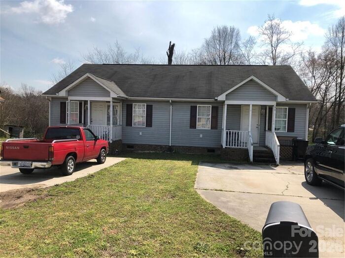 Well-Maintained 2BD/1BA Duplex in Concord, NC! - Well-Maintained 2BD/1BA Duplex in Concord, NC!