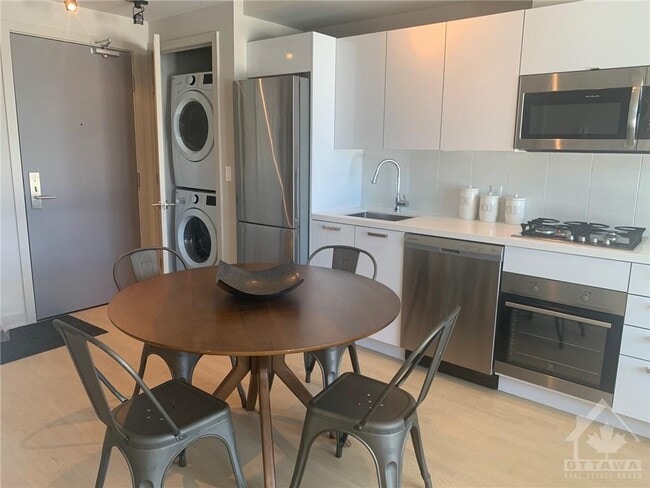 Photo - 203 Catherine St