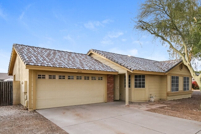 8045 W Larkspur Dr