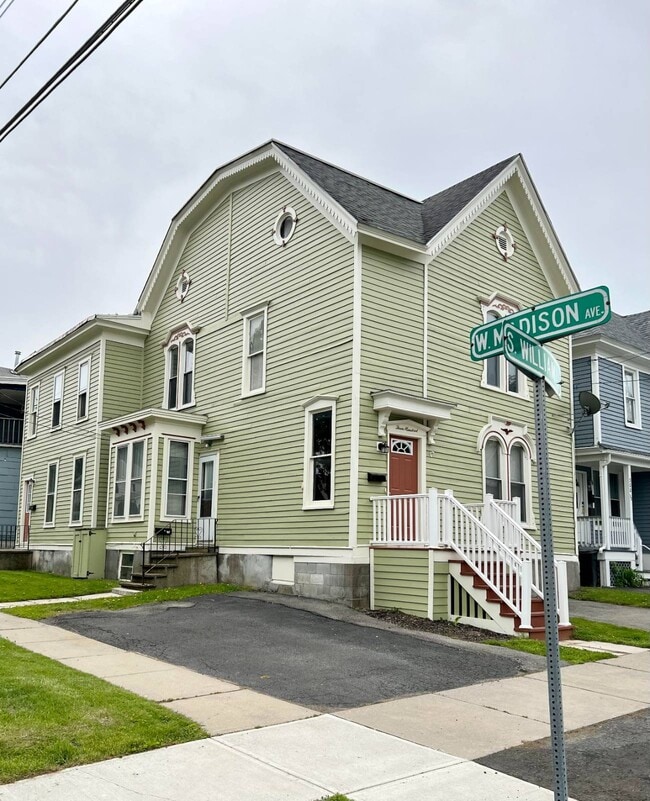 Building Photo - 300 S William St Unit 1R